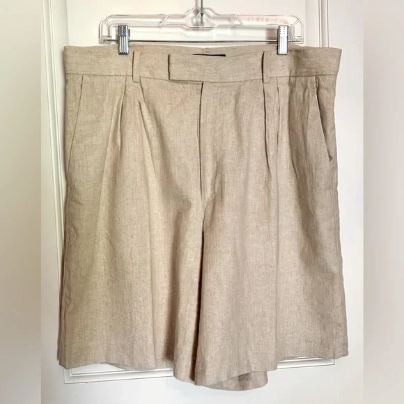 Linen Blend Pleated Shorts - Picture 4 of 7